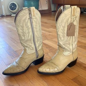 Vintage white/cream cowboy boots women!